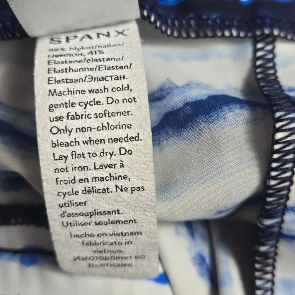Spanx Sunshine Shorts 6 Inch Blue White Stripe Print Coastal Summer Womens 1X‎